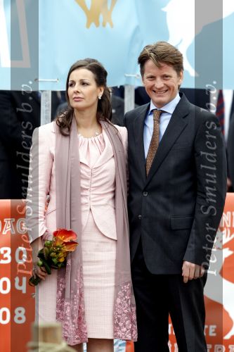 Makkum en Franeker30 april 2008
Koninginnedag 2008 met Koningin Beatrix Prins Willem Alexander Friso Constantijn Maurits Floris Pieter Christiaan Pieter v Vollenhoven en de prinsessen Maxima Laurentien Mabel Aimee Anita Margriet en Marilene.
Peter Smulders bv