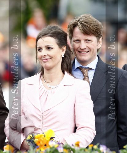 Makkum en Franeker30 april 2008
Koninginnedag 2008 met Koningin Beatrix Prins Willem Alexander Friso Constantijn Maurits Floris Pieter Christiaan Pieter v Vollenhoven en de prinsessen Maxima Laurentien Mabel Aimee Anita Margriet en Marilene.
Peter Smulders bv