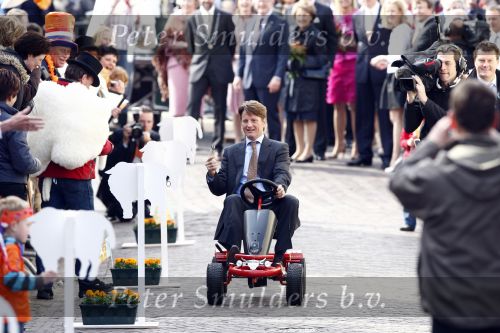 Makkum en Franeker30 april 2008
Koninginnedag 2008 met Koningin Beatrix Prins Willem Alexander Friso Constantijn Maurits Floris Pieter Christiaan Pieter v Vollenhoven en de prinsessen Maxima Laurentien Mabel Aimee Anita Margriet en Marilene.
Peter Smulders bv