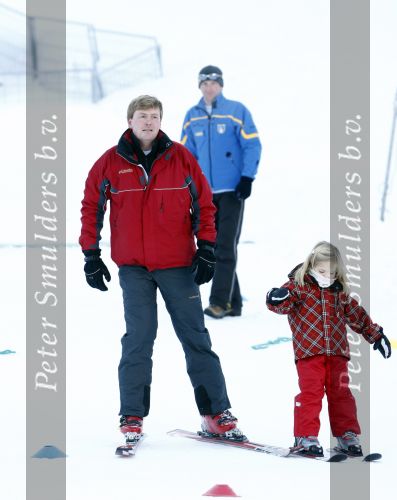 Lech 10 februari 2008
Fotosessie Koninklijke familie. Aanwezig waren Koningin Beatrix Maxima Prins Willem Alexander Amalai Alexia Ariane Prins Constantijn Prinses Laurentien Eloise Claus Cazimir en Elenore.
Peter Smulders bv
