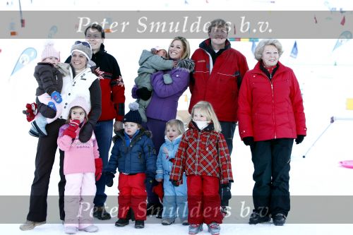 Lech 10 februari 2008
Fotosessie Koninklijke familie. Aanwezig waren Koningin Beatrix Maxima Prins Willem Alexander Amalai Alexia Ariane Prins Constantijn Prinses Laurentien Eloise Claus Cazimir en Elenore.