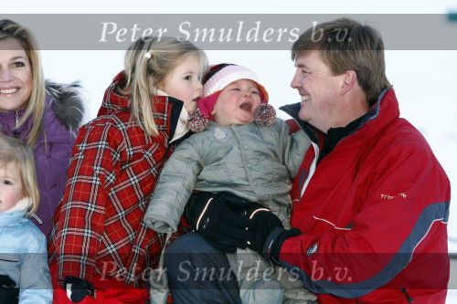 Lech 10 februari 2008
Fotosessie Koninklijke familie. Aanwezig waren Koningin Beatrix Maxima Prins Willem Alexander Amalai Alexia Ariane Prins Constantijn Prinses Laurentien Eloise Claus Cazimir en Elenore.