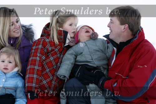 Lech 10 februari 2008
Fotosessie Koninklijke familie. Aanwezig waren Koningin Beatrix Maxima Prins Willem Alexander Amalai Alexia Ariane Prins Constantijn Prinses Laurentien Eloise Claus Cazimir en Elenore.