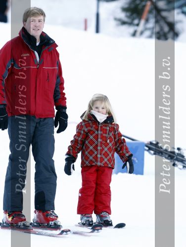 Lech 10 februari 2008
Fotosessie Koninklijke familie. Aanwezig waren Koningin Beatrix Maxima Prins Willem Alexander Amalai Alexia Ariane Prins Constantijn Prinses Laurentien Eloise Claus Cazimir en Elenore.
Peter Smulders bv