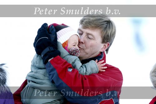 Lech 10 februari 2008
Fotosessie Koninklijke familie. Aanwezig waren Koningin Beatrix Maxima Prins Willem Alexander Amalai Alexia Ariane Prins Constantijn Prinses Laurentien Eloise Claus Cazimir en Elenore.
