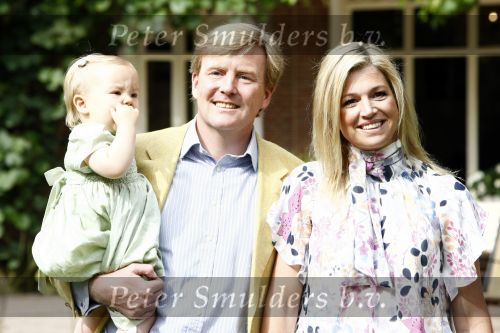 Wassenaar 11 juli 2008
Foto uurtje met prinses Maxima Prins Willem Alexander  en hun dochters Prinses Amalia Prinses Alexia en Prinses Ariane . 
Ze komen aanrijden in bakfiets.
