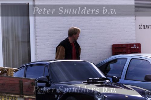 Lelystad 18 mei 2000
Prins Willem Alexander bij zijn porsche 911 op vliegveld  Lelystad.,