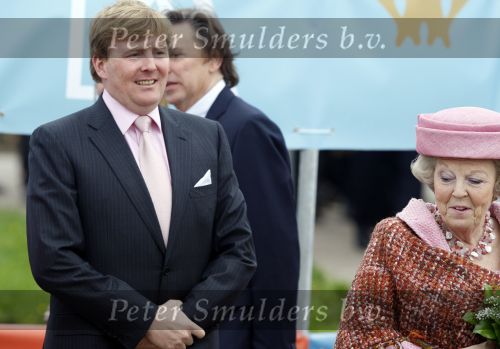 Makkum en Franeker30 april 2008
Koninginnedag 2008 met Koningin Beatrix Prins Willem Alexander Friso Constantijn Maurits Floris Pieter Christiaan Pieter v Vollenhoven en de prinsessen Maxima Laurentien Mabel Aimee Anita Margriet en Marilene.
Peter Smulders bv