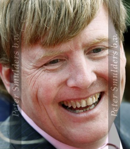 Makkum en Franeker30 april 2008
Koninginnedag 2008 met Koningin Beatrix Prins Willem Alexander Friso Constantijn Maurits Floris Pieter Christiaan Pieter v Vollenhoven en de prinsessen Maxima Laurentien Mabel Aimee Anita Margriet en Marilene. Rook aanslag op tanden prins willem alexander
Peter Smulders bv