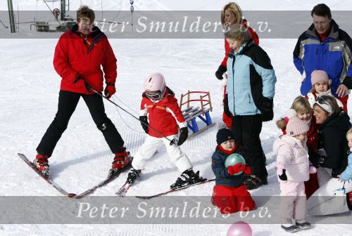 Lech 16 februari 2009
Fotosessie met de koninklijke familie in Oberlech. Koningin Beatrix Prins Willem Alexander Prinses Maxima Prinses Amalia Prinses Alexia Prinses Ariane Prins Constantijn Prins es Laurentien Claus Cazimir Eloise en  Leonore.