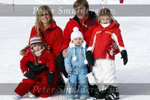 Lech 16 februari 2009
Fotosessie met de koninklijke familie in Oberlech. Koningin Beatrix Prins Willem Alexander Prinses Maxima Prinses Amalia Prinses Alexia Prinses Ariane Prins Constantijn Prins es Laurentien Claus Cazimir Eloise en  Leonore.