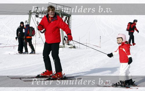 Lech 16 februari 2009
Fotosessie met de koninklijke familie in Oberlech. Koningin Beatrix Prins Willem Alexander Prinses Maxima Prinses Amalia Prinses Alexia Prinses Ariane Prins Constantijn Prins es Laurentien Claus Cazimir Eloise en  Leonore.