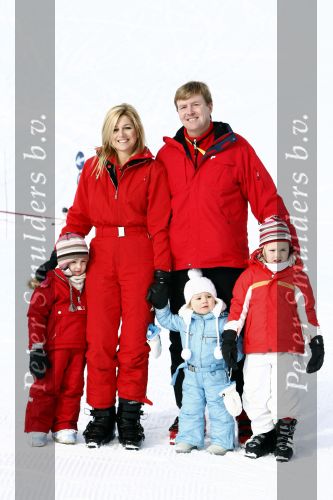 Lech 16 februari 2009
Fotosessie met de koninklijke familie in Oberlech. Koningin Beatrix Prins Willem Alexander Prinses Maxima Prinses Amalia Prinses Alexia Prinses Ariane Prins Constantijn Prins es Laurentien Claus Cazimir Eloise en  Leonore.