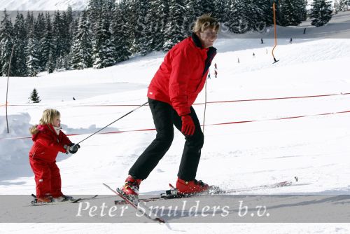 Lech 16 februari 2009
Fotosessie met de koninklijke familie in Oberlech. Koningin Beatrix Prins Willem Alexander Prinses Maxima Prinses Amalia Prinses Alexia Prinses Ariane Prins Constantijn Prins es Laurentien Claus Cazimir Eloise en  Leonore.