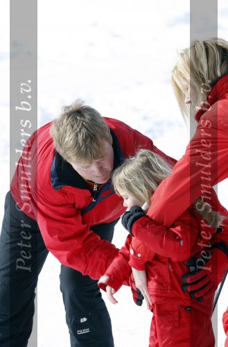 Lech 16 februari 2009
Fotosessie met de koninklijke familie in Oberlech. Koningin Beatrix Prins Willem Alexander Prinses Maxima Prinses Amalia Prinses Alexia Prinses Ariane Prins Constantijn Prins es Laurentien Claus Cazimir Eloise en  Leonore.