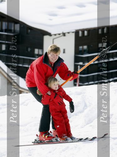 Lech 16 februari 2009
Fotosessie met de koninklijke familie in Oberlech. Koningin Beatrix Prins Willem Alexander Prinses Maxima Prinses Amalia Prinses Alexia Prinses Ariane Prins Constantijn Prins es Laurentien Claus Cazimir Eloise en  Leonore.