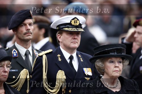 Amsterdam 4 mei 2009
Dodenherdenking op de dam met oa aanwezig Koningin Beatrix Prins Willem Alexander en prinses maxima.
Peter Smulders bv