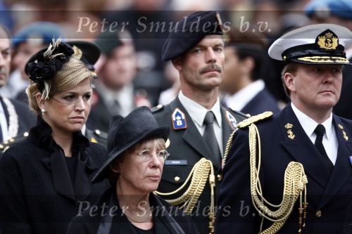 Amsterdam 4 mei 2009
Dodenherdenking op de dam met oa aanwezig Koningin Beatrix Prins Willem Alexander en prinses maxima.
Peter Smulders bv