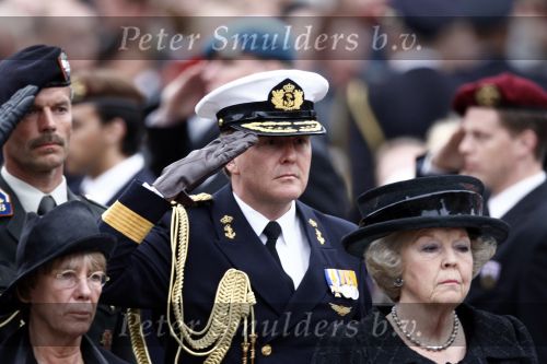 Amsterdam 4 mei 2009
Dodenherdenking op de dam met oa aanwezig Koningin Beatrix Prins Willem Alexander en prinses maxima.
Peter Smulders bv