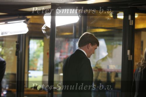 Apeldoorn, 8 Mei 2009
Speciale Herdenkingsdienst voor de slachtoffers van de ramp op Koninginnedag
Veel Politie, overal afzettingen met grote betonblokken.
Prins Willem Alexander
Foto Peter Smulders