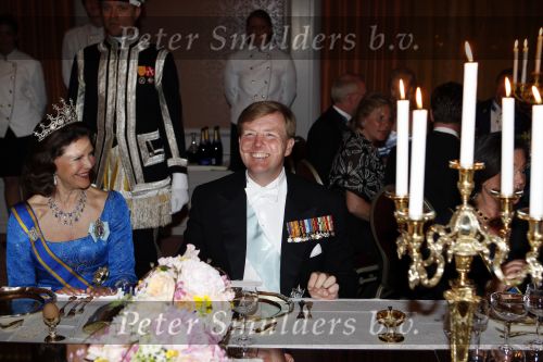 Den Haag 22 april 2009
Diner met de koninklijke familie van zweden en nederland. Aanwezig waren Prinses Maxima Koningin Beatrix Prins Willem Alexander Prinses Margriet Koning Carl Gustav en Koningin Silvia.
Peter Smulders bv