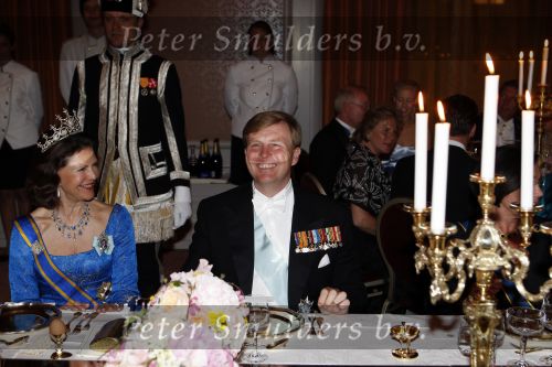 Den Haag 22 april 2009
Diner met de koninklijke familie van zweden en nederland. Aanwezig waren Prinses Maxima Koningin Beatrix Prins Willem Alexander Prinses Margriet Koning Carl Gustav en Koningin Silvia.
Peter Smulders bv