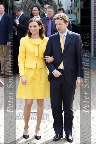 Makkum en Franeker30 april 2008
Koninginnedag 2008 met Koningin Beatrix Prins Willem Alexander Friso Constantijn Maurits Floris Pieter Christiaan Pieter v Vollenhoven en de prinsessen Maxima Laurentien Mabel Aimee Anita Margriet en Marilene.
Peter Smulders bv