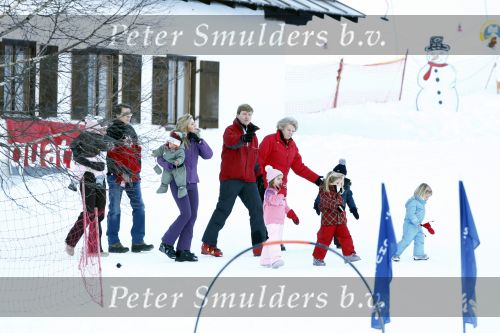 Lech 10 februari 2008
Fotosessie Koninklijke familie. Aanwezig waren Koningin Beatrix Maxima Prins Willem Alexander Amalai Alexia Ariane Prins Constantijn Prinses Laurentien Eloise Claus Cazimir en Elenore.