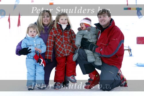 Lech 10 februari 2008
Fotosessie Koninklijke familie. Aanwezig waren Koningin Beatrix Maxima Prins Willem Alexander Amalai Alexia Ariane Prins Constantijn Prinses Laurentien Eloise Claus Cazimir en Elenore.