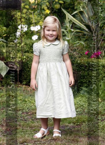 Wassenaar 11 juli 2008
Foto uurtje met prinses Maxima Prins Willem Alexander  en hun dochters Prinses Amalia Prinses Alexia en Prinses Ariane . 
Ze komen aanrijden in bakfiets.