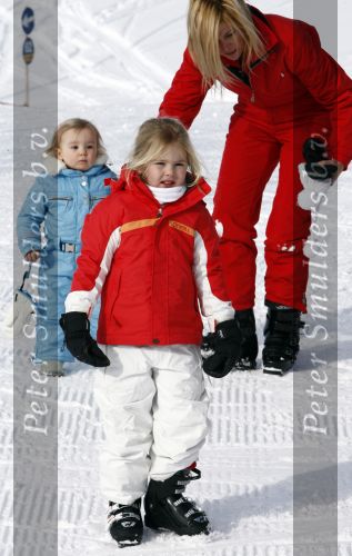 Lech 16 februari 2009
Fotosessie met de koninklijke familie in Oberlech. Koningin Beatrix Prins Willem Alexander Prinses Maxima Amalia Alexia Ariane Prins Constantijn Prins es Laurentien Claus Cazimir Eloise en  Leonore.
Peter Smulders bv