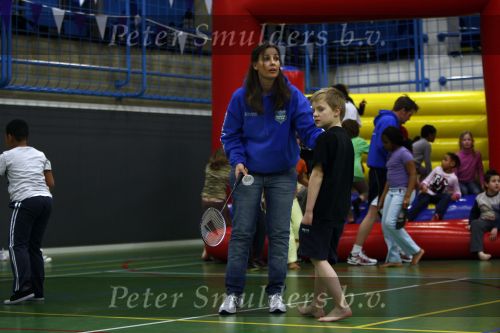 Almere 20 maart 2009
Prins Pieter Christiaan en zijn vrouw Prinses Anita bij sporthal in almere voor Make a difference day.
Peter Smulders bv