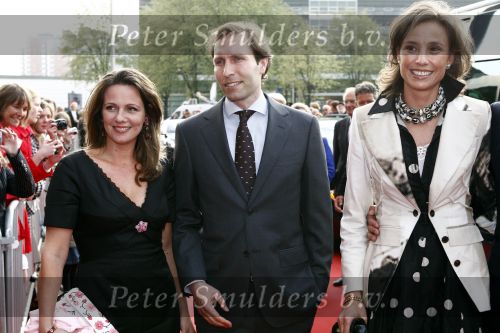 Utrecht 28 april 2009
Pieter v Vollenhoven viert zijn 70e verjaardag in het Beatrix theater in Utrecht. Tjalling ten Cate met Prinses Annette
Peter Smulders bv