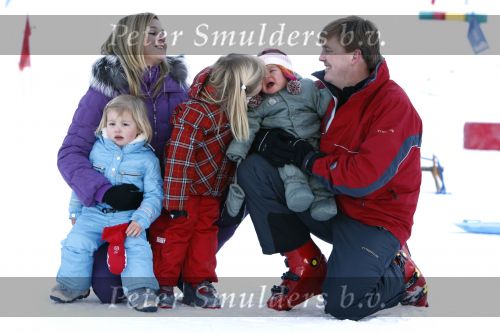 Lech 10 februari 2008
Fotosessie Koninklijke familie. Aanwezig waren Koningin Beatrix Maxima Prins Willem Alexander Amalai Alexia Ariane Prins Constantijn Prinses Laurentien Eloise Claus Cazimir en Elenore.