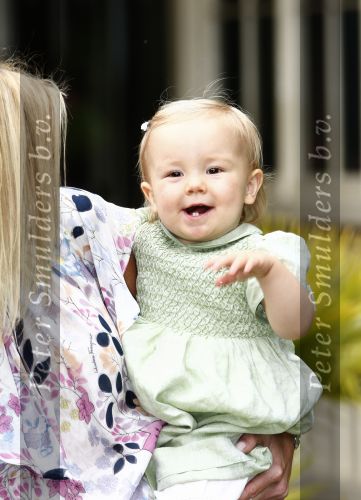 Wassenaar 11 juli 2008
Foto uurtje met prinses Maxima Prins Willem Alexander  en hun dochters Prinses Amalia Prinses Alexia en Prinses Ariane . 
Ze komen aanrijden in bakfiets.
