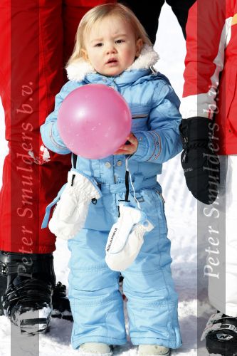 Lech 16 februari 2009
Fotosessie met de koninklijke familie in Oberlech. Koningin Beatrix Prins Willem Alexander Prinses Maxima Amalia Alexia Ariane Prins Constantijn Prins es Laurentien Claus Cazimir Eloise en  Leonore.
Peter Smulders bv