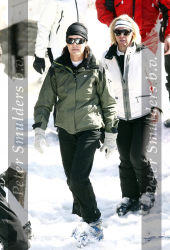 Lech 26 februari 2008
Prinses Caroline v Monaco en Prins Ernst v Hannover op skivakantie in lech.  Ze steken allebei een sigaret op.
Peter Smulders bv