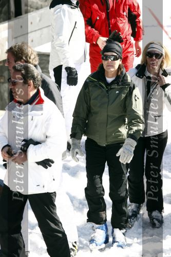 Lech 26 februari 2008
Prinses Caroline v Monaco en Prins Ernst v Hannover op skivakantie in lech.  Ze steken allebei een sigaret op.
Peter Smulders bv