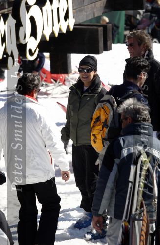 Lech 26 februari 2008
Prinses Caroline v Monaco en Prins Ernst v Hannover op skivakantie in lech.  Ze steken allebei een sigaret op.
Peter Smulders bv