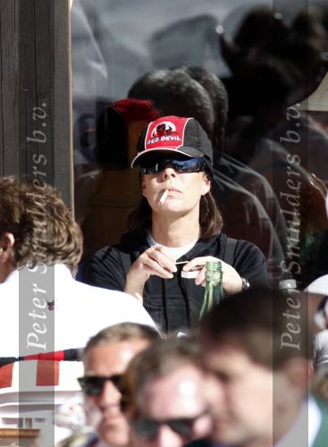 Lech 26 februari 2008
Prinses Caroline v Monaco en Prins Ernst v Hannover op skivakantie in lech.  Ze steken allebei een sigaret op.
Peter Smulders bv