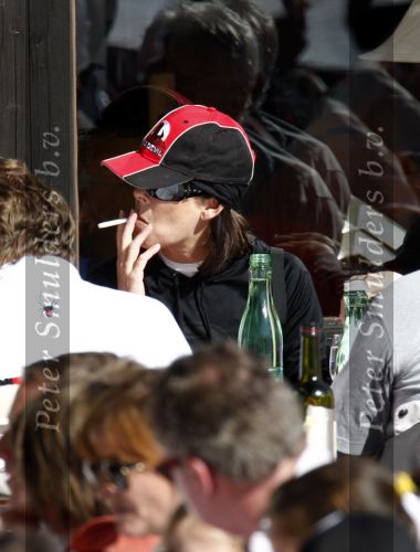 Lech 26 februari 2008
Prinses Caroline v Monaco en Prins Ernst v Hannover op skivakantie in lech.  Ze steken allebei een sigaret op.
Peter Smulders bv