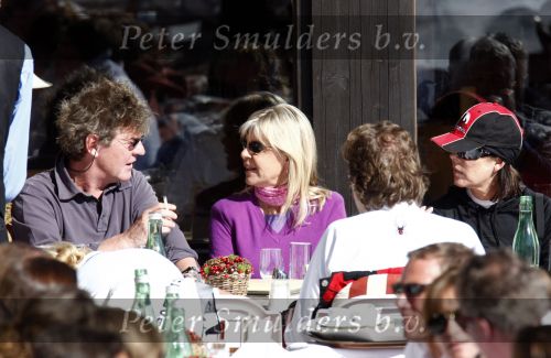Lech 26 februari 2008
Prinses Caroline v Monaco en Prins Ernst v Hannover op skivakantie in lech.  Ze steken allebei een sigaret op.
Peter Smulders bv