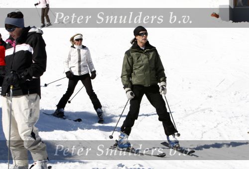 Lech 26 februari 2008
Prinses Caroline v Monaco en Prins Ernst v Hannover op skivakantie in lech.  Ze steken allebei een sigaret op.
Peter Smulders bv