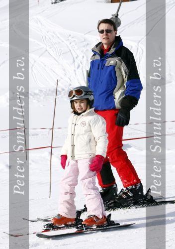 Lech 16 februari 2009
Fotosessie met de koninklijke familie in Oberlech. Koningin Beatrix Prins Willem Alexander Prinses Maxima Amalia Alexia Ariane Prins Constantijn Prins es Laurentien Claus Cazimir Eloise en  Leonore.
Peter Smulders bv