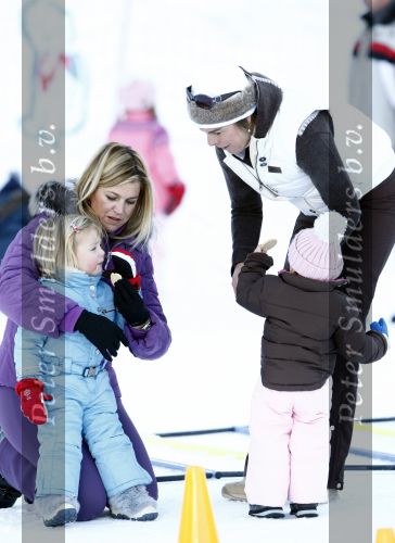Lech 10 februari 2008
Fotosessie Koninklijke familie. Aanwezig waren Koningin Beatrix Maxima Prins Willem Alexander Amalai Alexia Ariane Prins Constantijn Prinses Laurentien Eloise Claus Cazimir en Elenore.