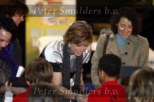 Utrecht 10 maart 2009
Prinses Laurentien bij presentatie boek beertje Paddington in het spoorwegmuseum in Utrecht.
Peter Smulders bv