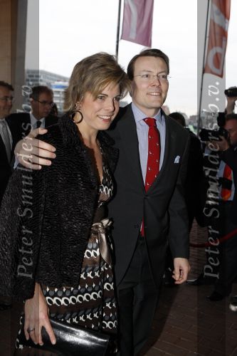 Amsterdam  12 december 2007
Uitreiking prins Claus prijzen in het muziekcentrum aan het ij. Orinses Maxima Laurentien Mabel Koningin Beatrix Prins Willem Alexander Friso en Constantijn zijn daarbij aanwezig.