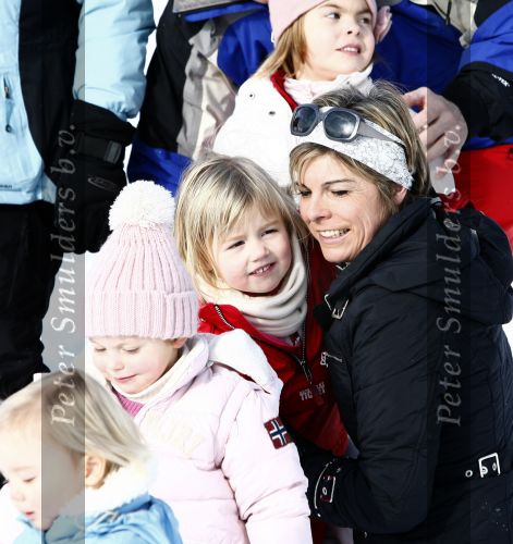 Lech 16 februari 2009
Fotosessie met de koninklijke familie in Oberlech. Koningin Beatrix Prins Willem Alexander Prinses Maxima Amalia Alexia Ariane Prins Constantijn Prins es Laurentien Claus Cazimir Eloise en  Leonore.
Peter Smulders bv