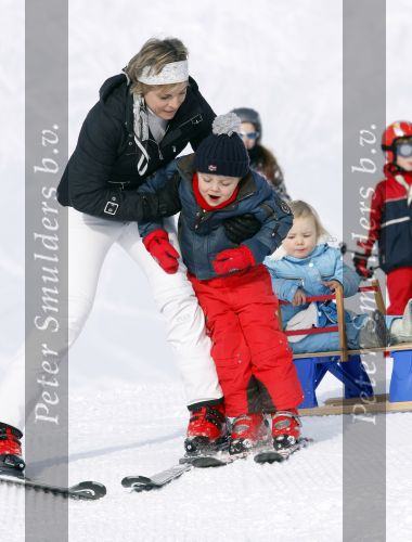 Lech 16 februari 2009
Fotosessie met de koninklijke familie in Oberlech. Koningin Beatrix Prins Willem Alexander Prinses Maxima Amalia Alexia Ariane Prins Constantijn Prins es Laurentien Claus Cazimir Eloise en  Leonore.
Peter Smulders bv
