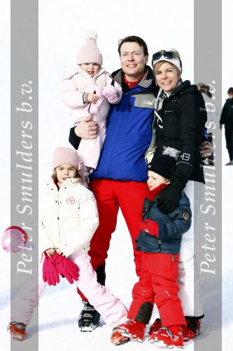 Lech 16 februari 2009
Fotosessie met de koninklijke familie in Oberlech. Koningin Beatrix Prins Willem Alexander Prinses Maxima Amalia Alexia Ariane Prins Constantijn Prins es Laurentien Claus Cazimir Eloise en  Leonore.
Peter Smulders bv